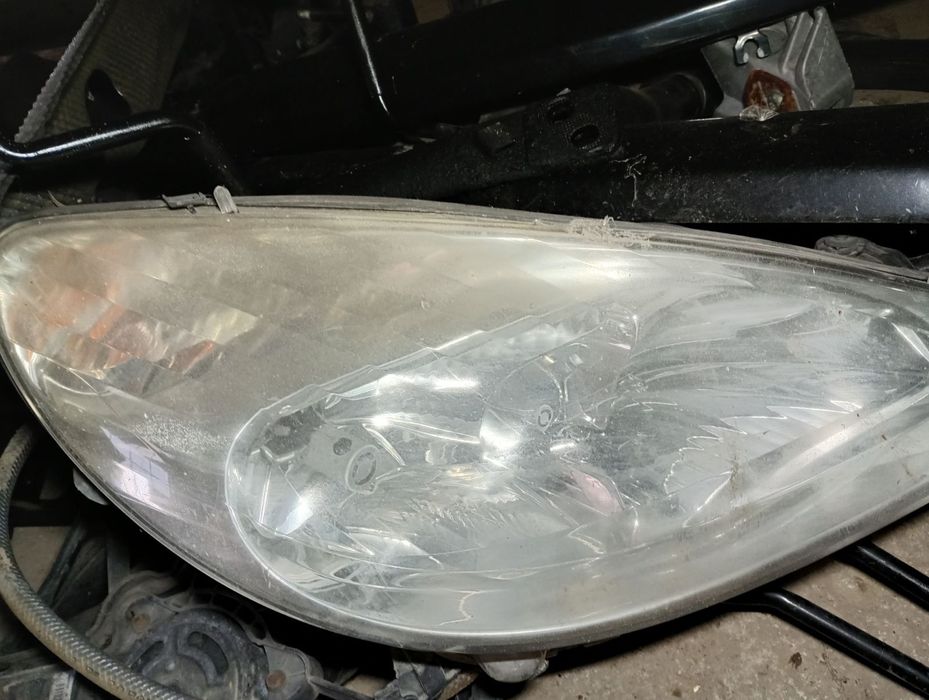 Пежо 607 фарове ляв и десен