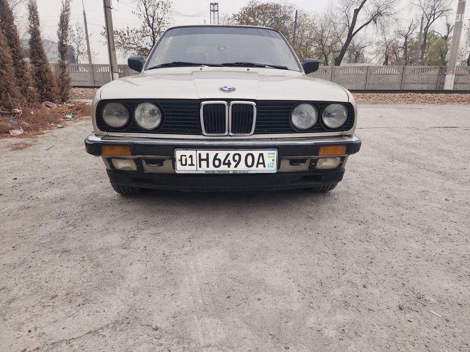 BMW E30 в хорошем состоянии  бед ДТП