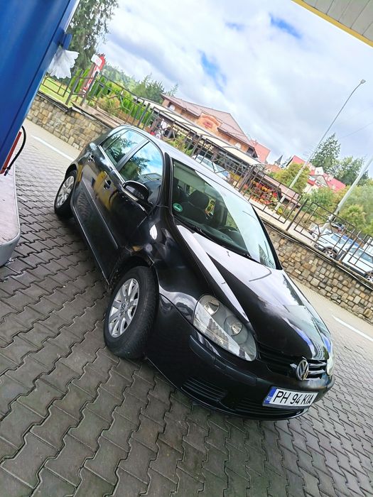 Vând Volkswagen Golf V 1.6 115 CP