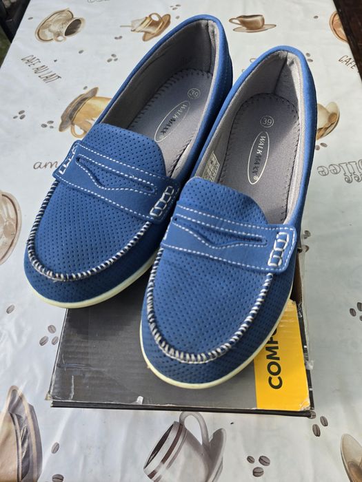 Сини обувки wallmaxx