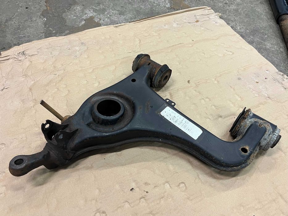 Преден десен носач за Mercedes E-class W210