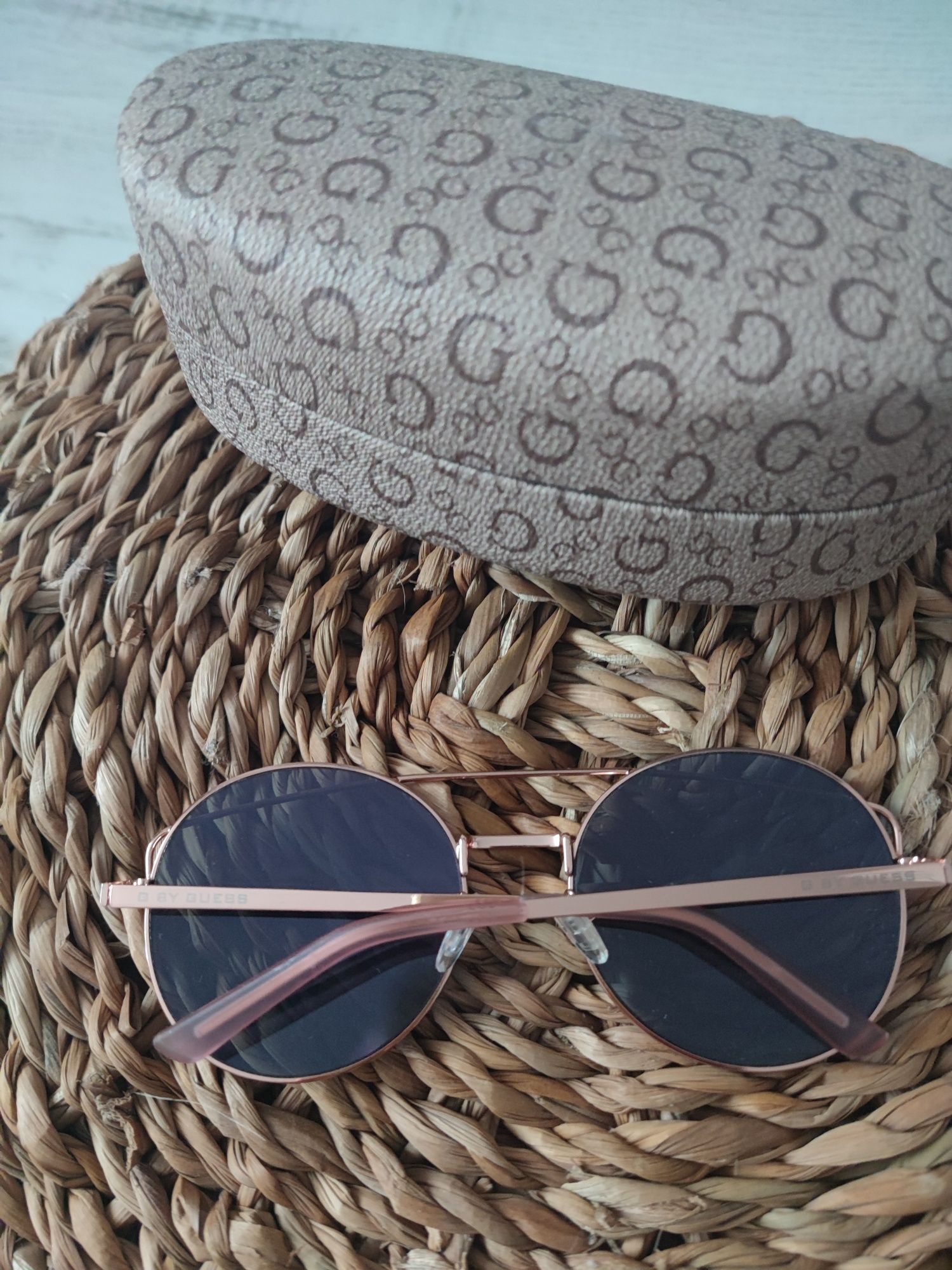 Слънчеви очила GUESS 110 лв