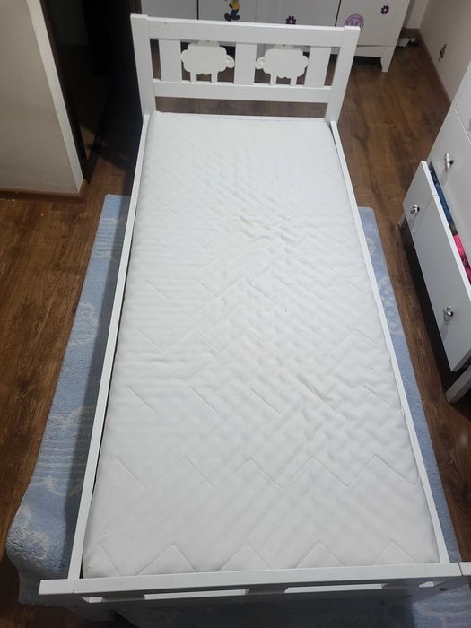 Vand mobilier camera copii