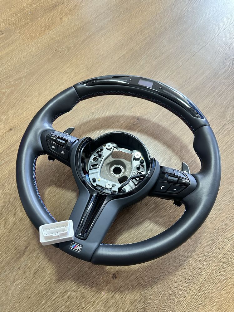 Volan BMW cu Display LED Seria F 1,2,3,4 model M