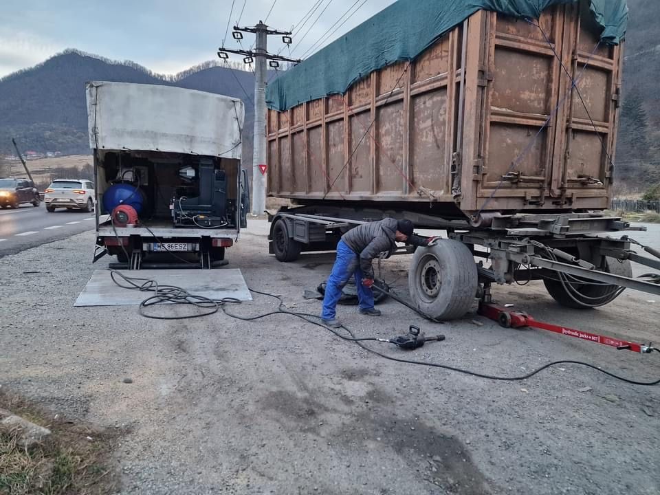Vulcanizare Fixa  si Mobila anvelope noi si SH Matteo Service Mobil