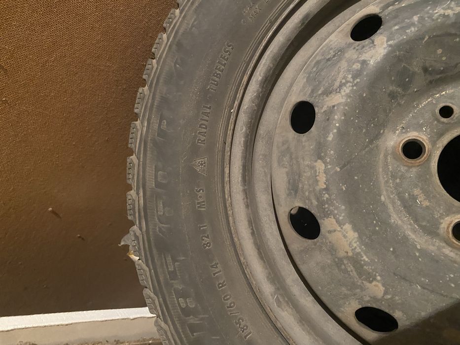 Гуми за коли добре запазени