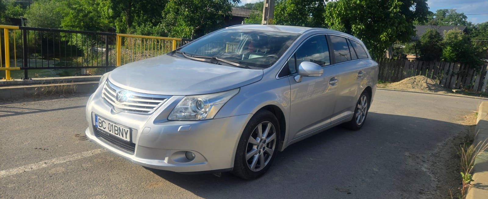 Toyota Avensis 2011