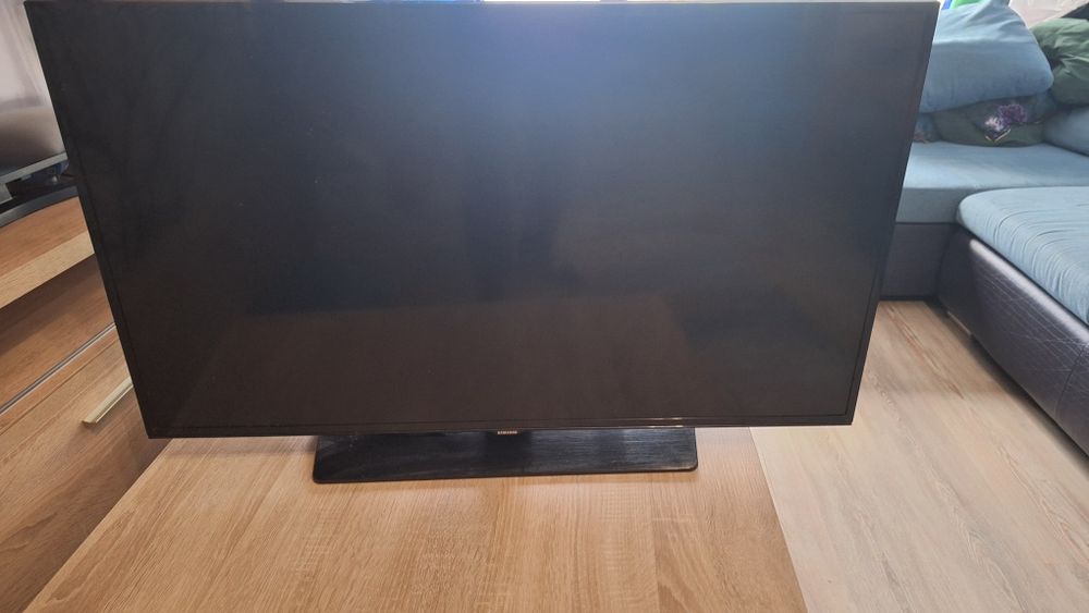 Vand televizor Samsung 40 inch (102 cm), model UE40H6203A