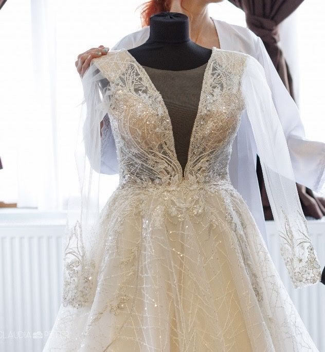 Rochie de mireasă de vânzare – Eleganță și rafinament