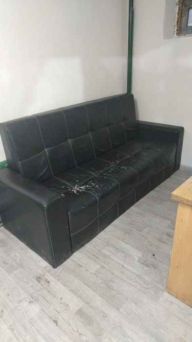 Срочно продам диваны.Б/у. Каждый по 15.000 тг