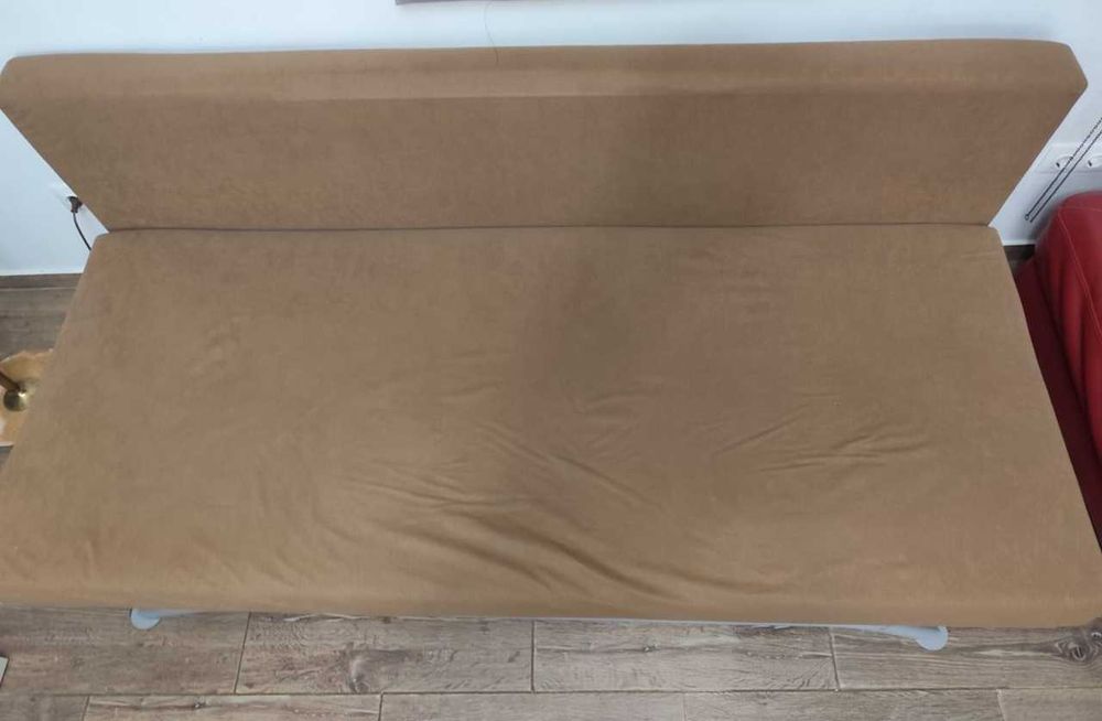 Canapea extensibila  3 locuri