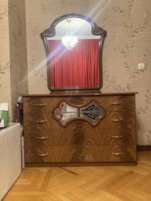 Спальный камод с зерколом