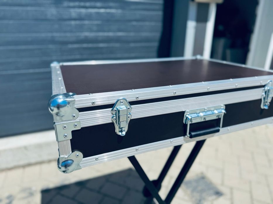 Traktor S8 X1 Mk2 si flightcase dedicat setup DJ Consola