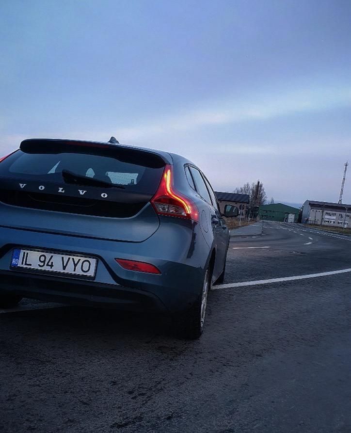 Se vinde volvo v40 D2 impecabil