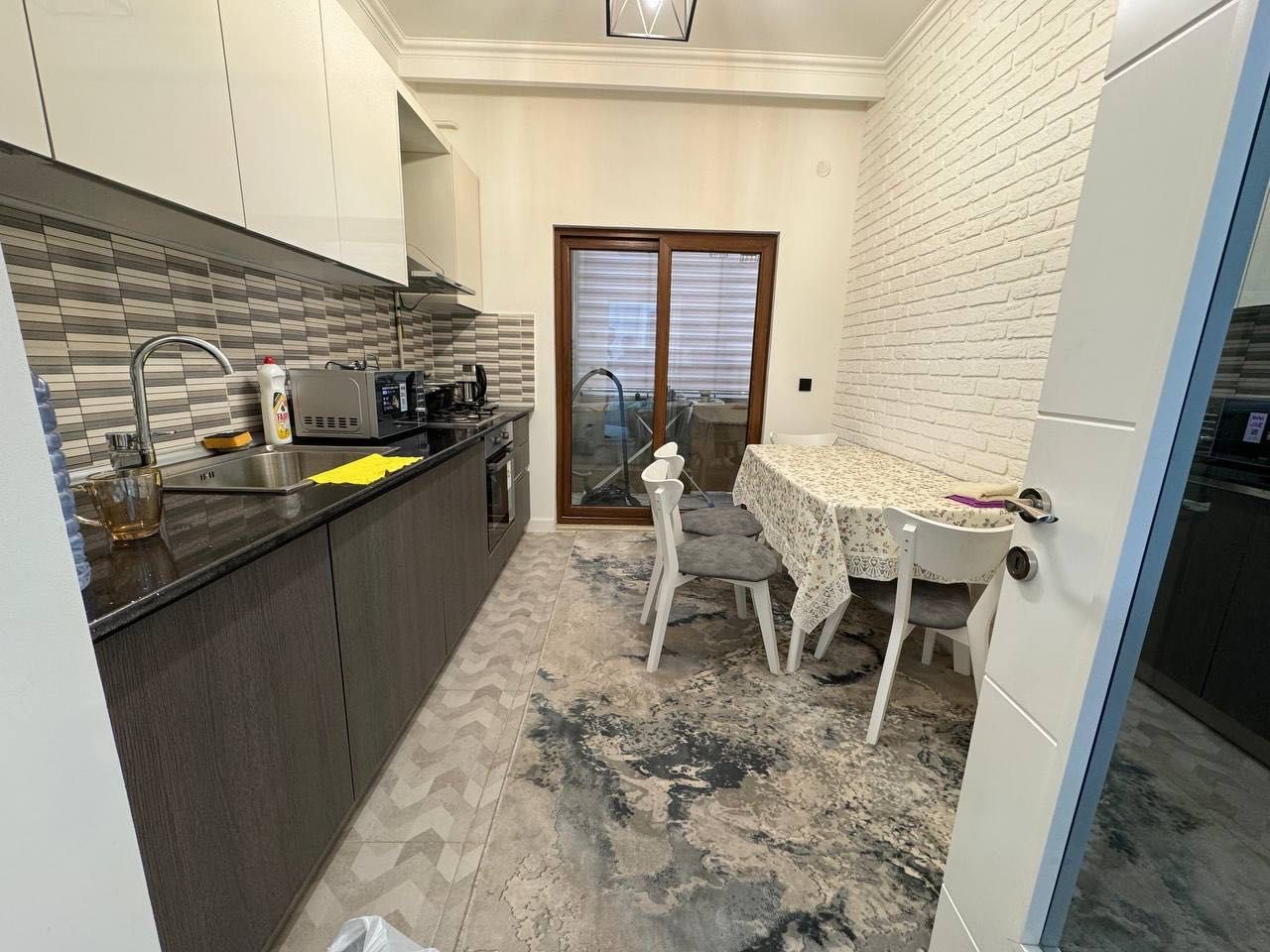 Istanbul City Продается 2 комнатная квартира ремонт ул.А.Каххара