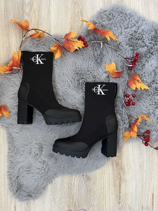 Calvin Klein боти с дебел ток чисто нови