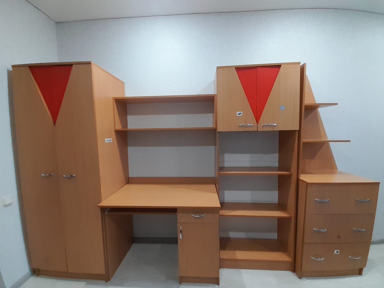 Продам детскую стенку