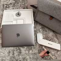 Apple MacBook Pro 13 2020 
Intel Core i5