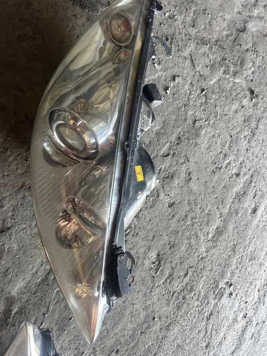 Faruri cu xenon peugeot 207