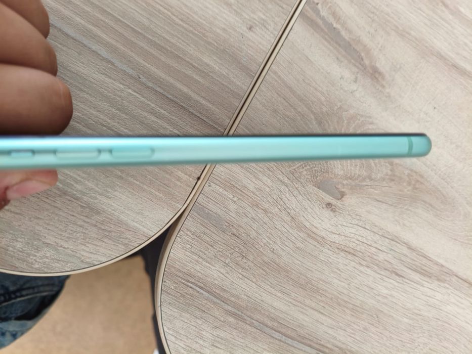 Vand iphone 11 acept si schimb