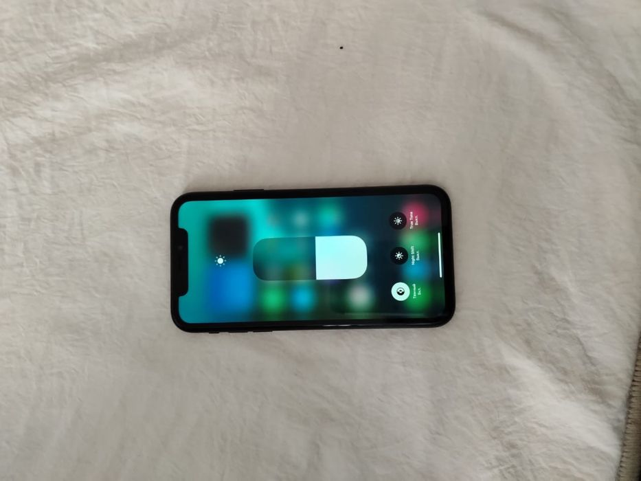 Айфон ХР телефон