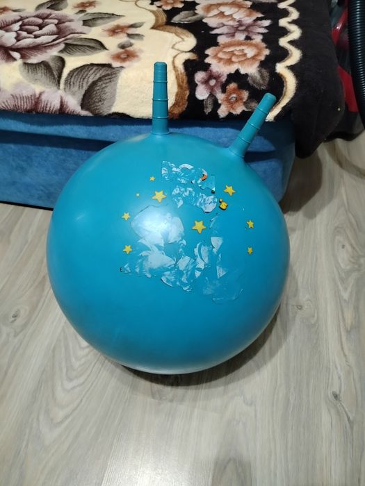 Мяч с рожками для детей