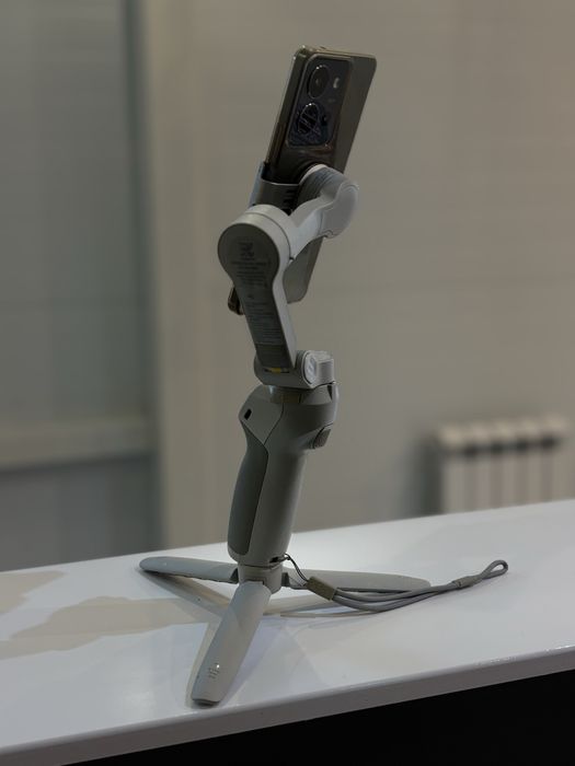 Стабилизатор для смартфон  DJI OSMO MOBILE