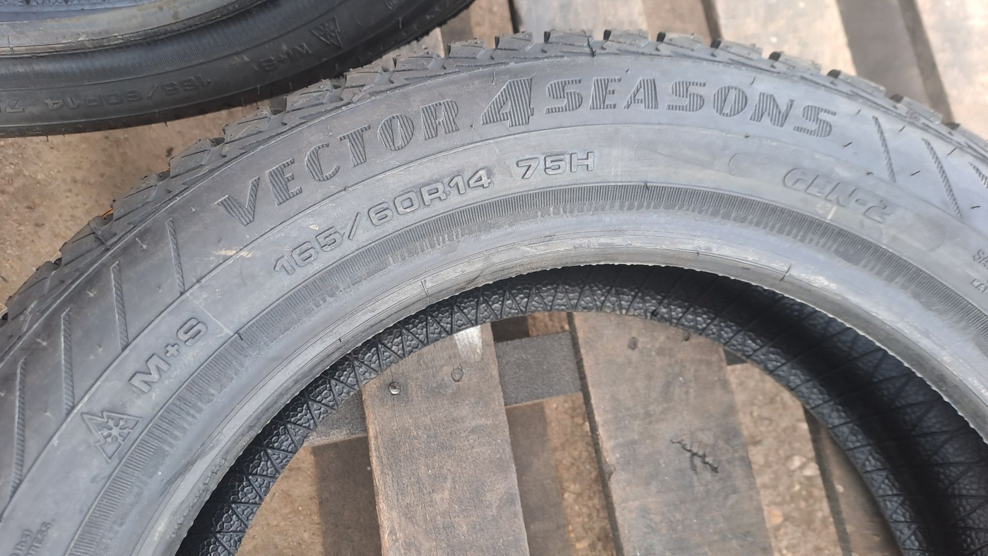 2бр. Нови Всесезонни 165/60/14 Goodyear Vector 4Seasons Gen 2