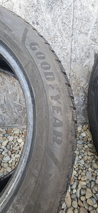 Anvelope Goodyear UltraGrip Performance 3 M+S 215/55 R17 98V XL
