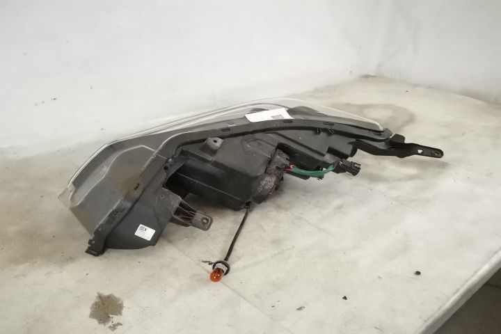 Far Dreapta Halogen NU FUNCTIONEAZA DAYLIGHT-UL Original in stare buna