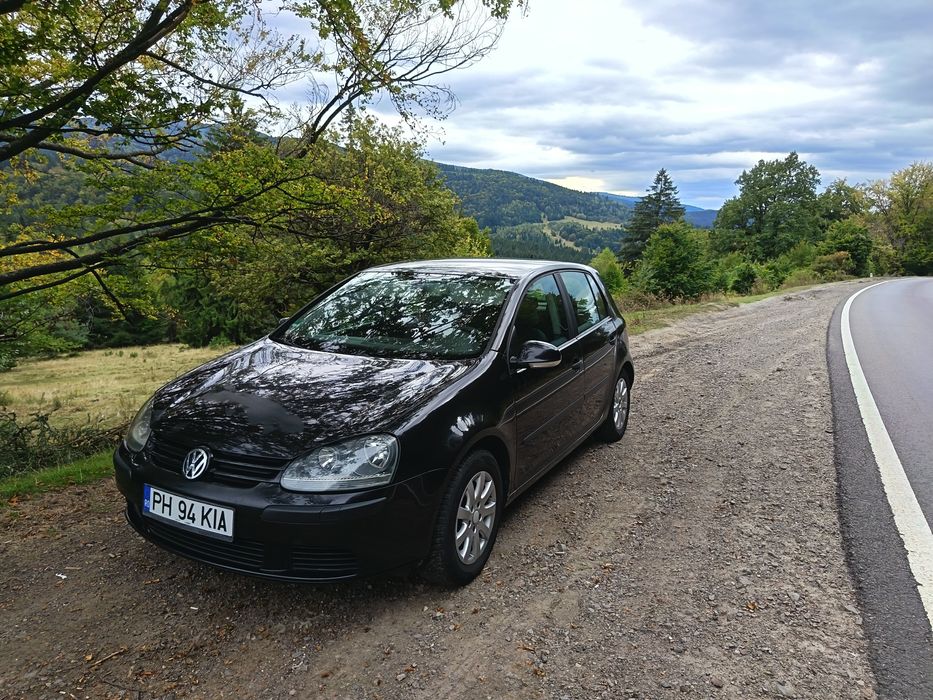 Vând Volkswagen Golf V 1.6 115 CP