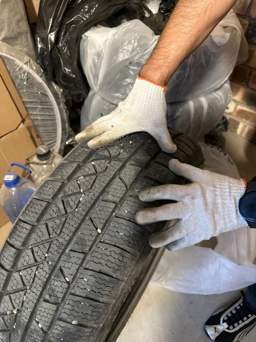 Продаю шины зимние