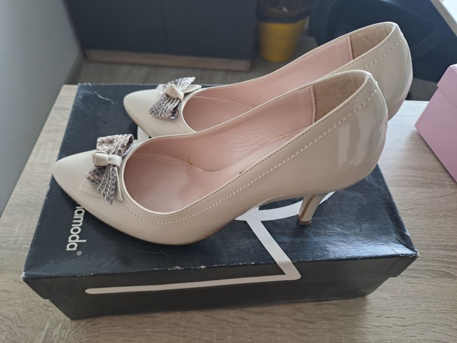 Намалени! Нови елегантни италиански обувки с ток,  37