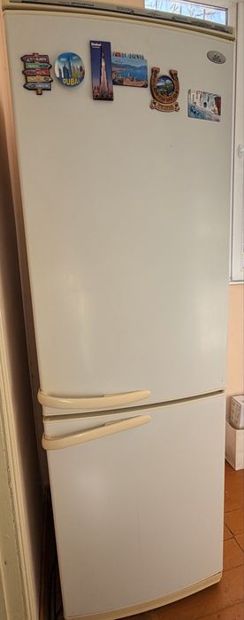 Продоется холодилник Atlant