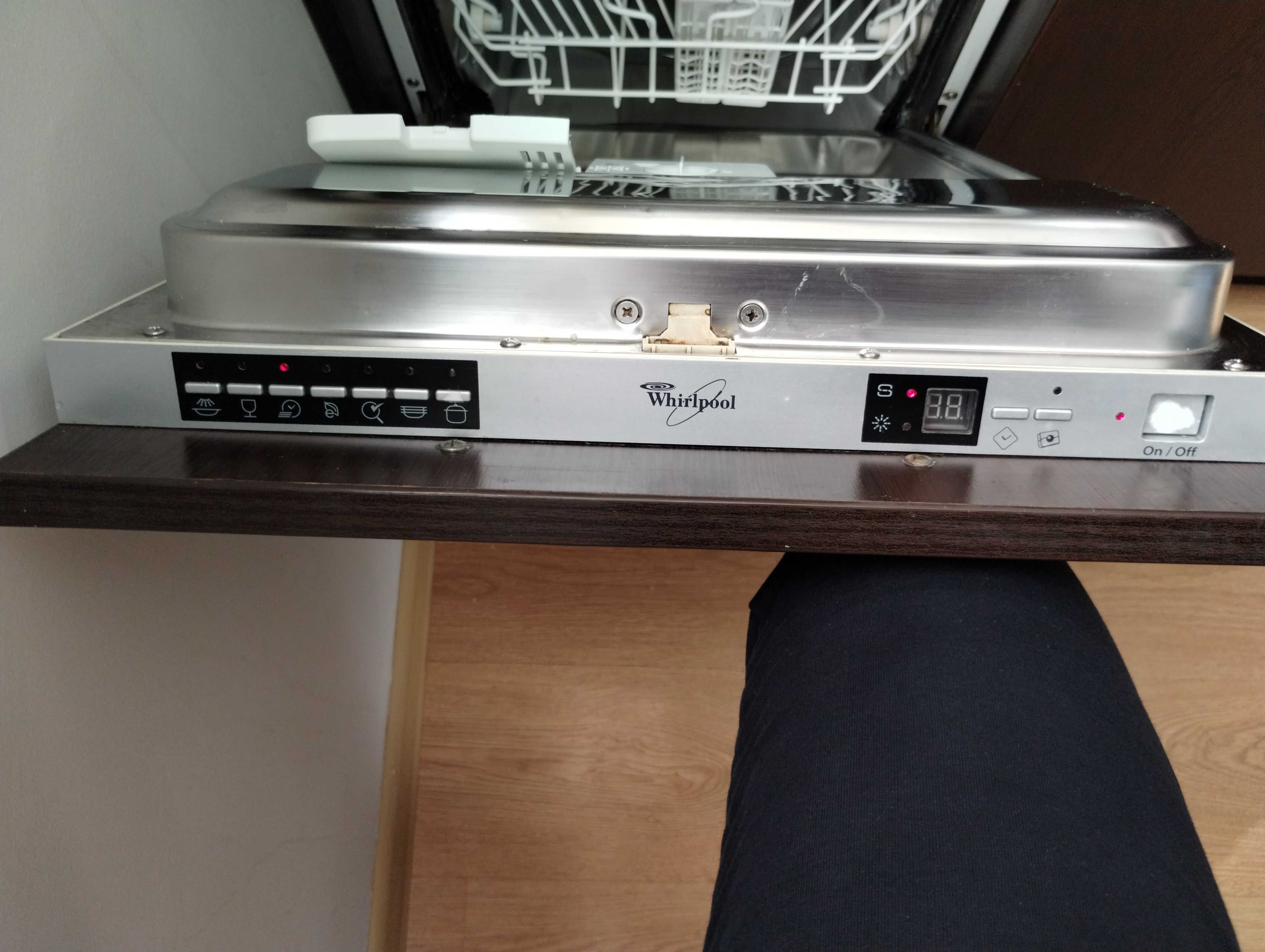 Съдомиялна машина Whirlpoolза вграждане 45 см