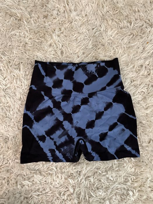 Къс клин (tie-dye)