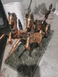 Statueta bronz călăreț roman în sareta trasa de cai 5.5 kg 42 cn