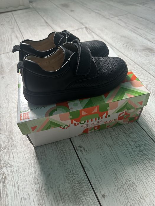 Продам школые туфли на мальчика