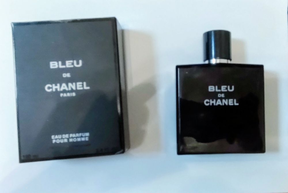 Vând parfum Lattafa opulent musk și bleu de Chanel