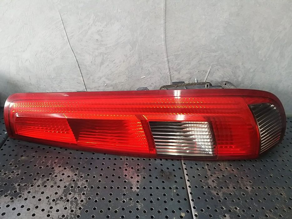 Stop tripla lampa dreapta ford fiesta 5 jh jd 2s5113a602b