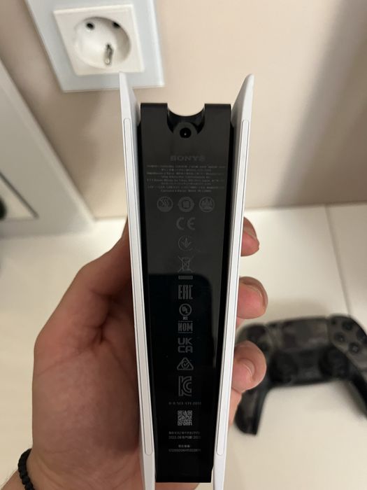 Джойстик за Plystation 5 + Докинг за джойстици