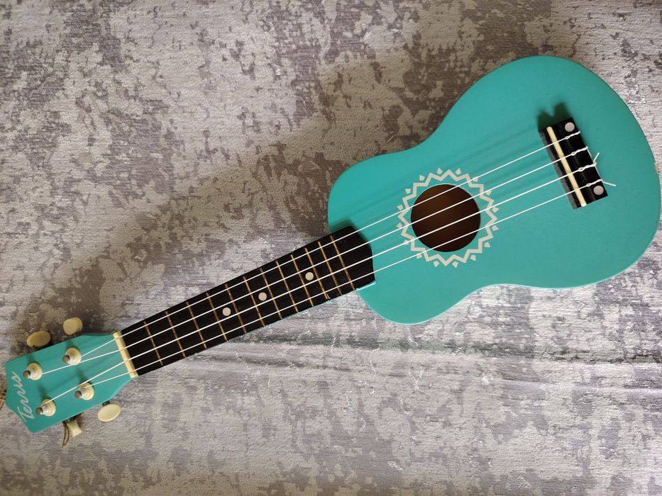 Укулеле 4-струнная