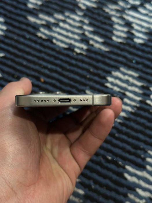 Iphone 15 pro Natural titanium