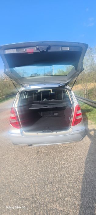 Vând Mercedes-Benz A200