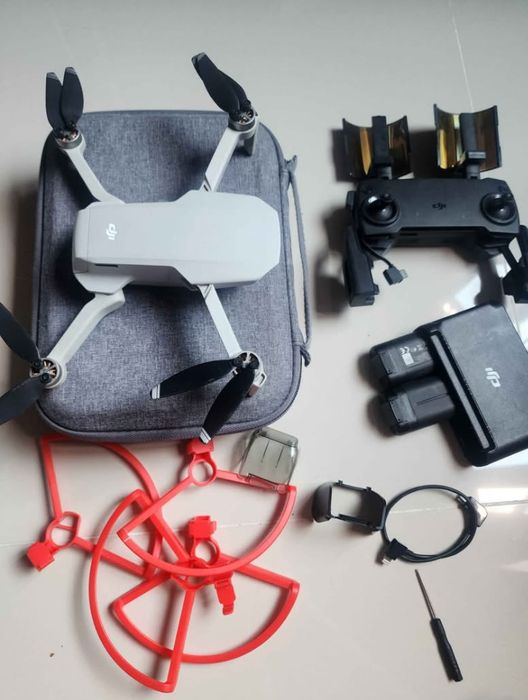 Drona DJi Mavic Mini 3 / Geanta + Accesorii