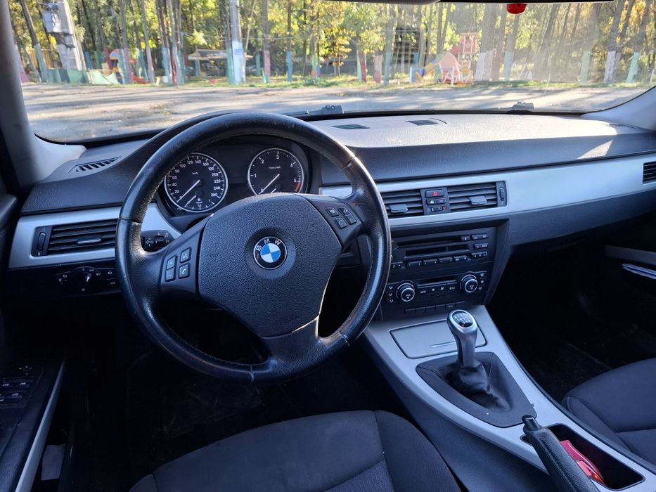 Bmw e91 2.0 143cp 2009