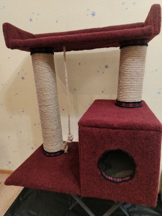 Продам домик для кота новый.