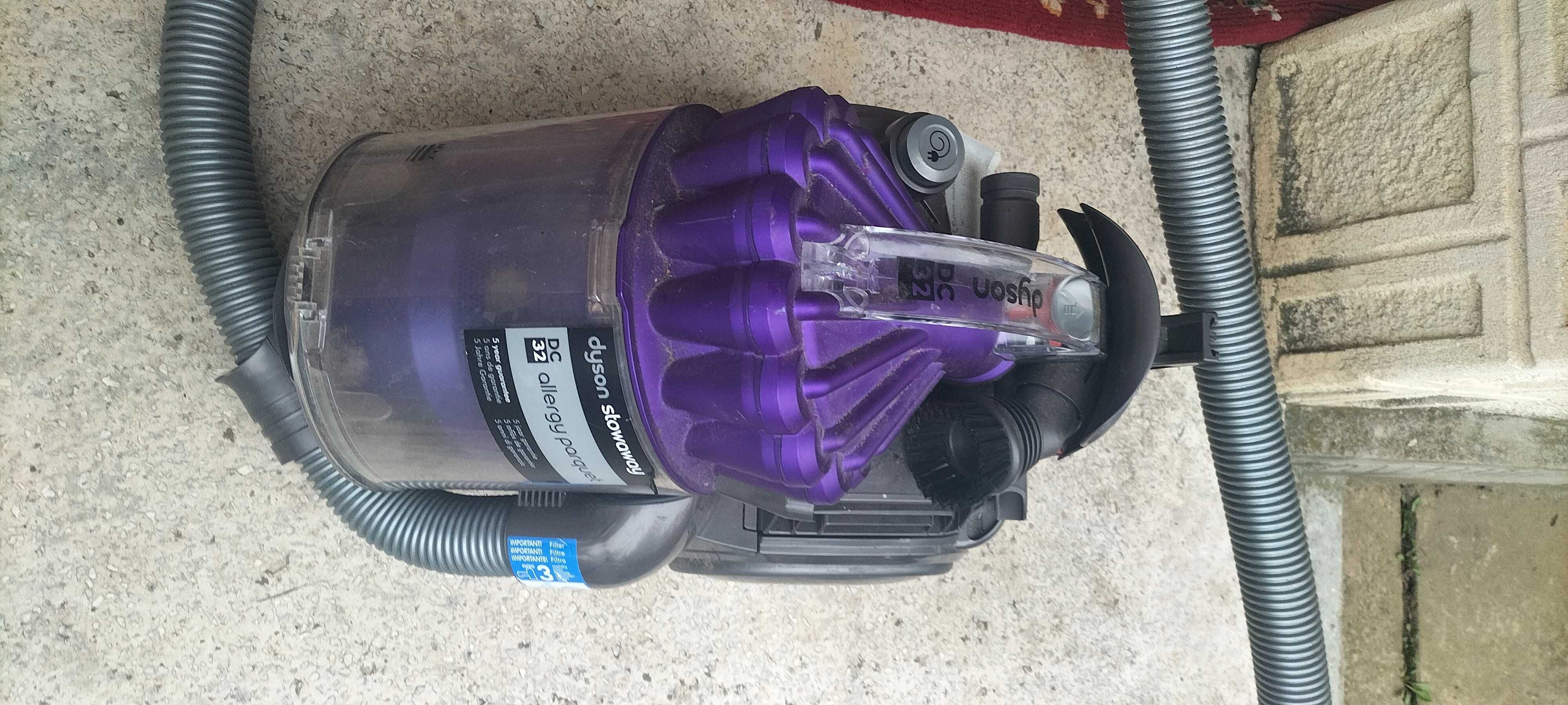 Aspirator Dyson DC 32