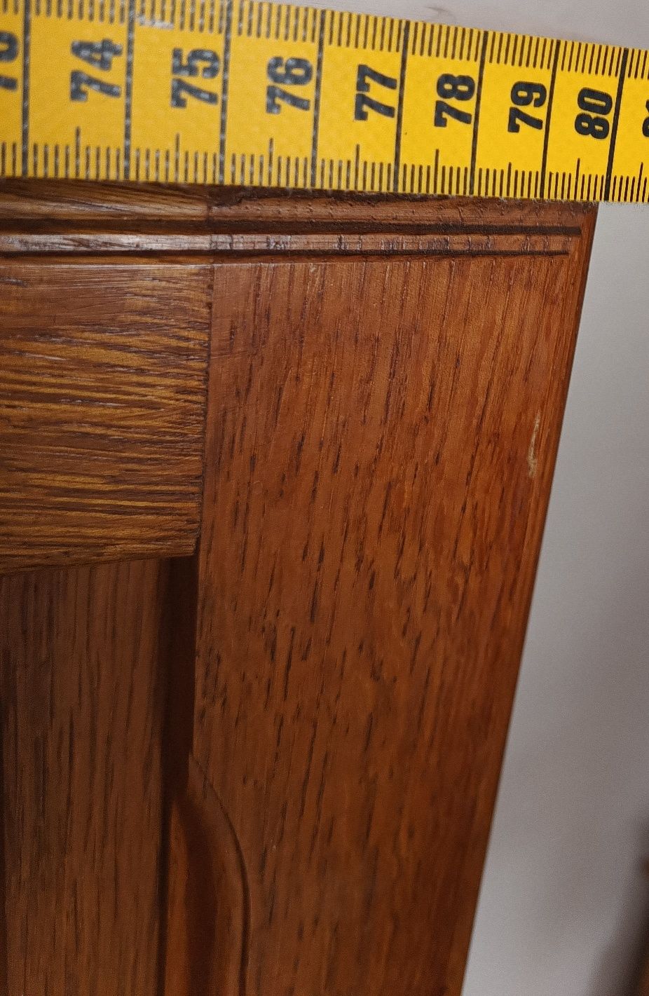 Comoda  vintage din lemn cu 2 uși