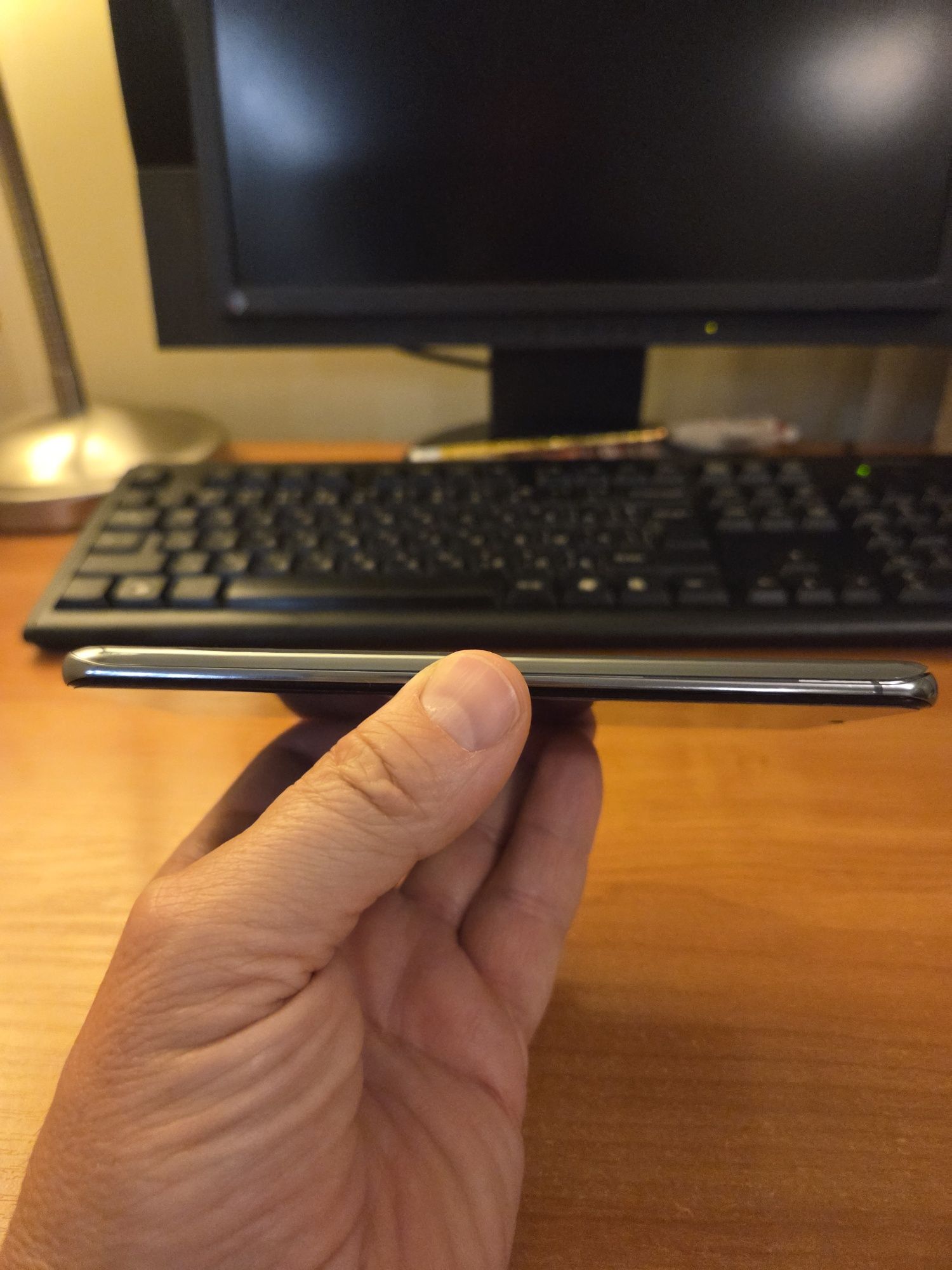 Продавам Samsung S20 + Cosmic Gray